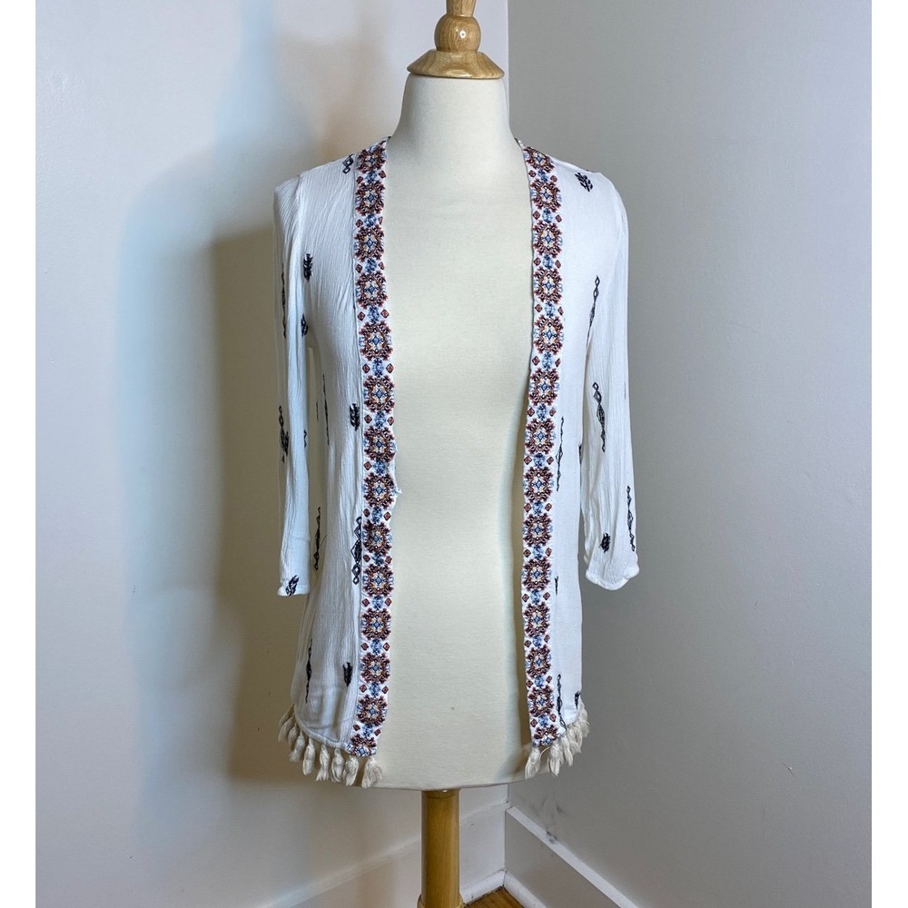 Xhilaration‎ Lightweight Fringe Embroidered Fringe Cardigan